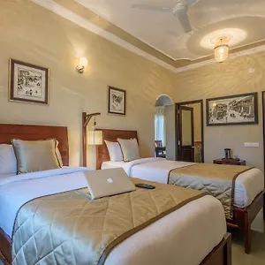 Zade House Bed & Breakfast